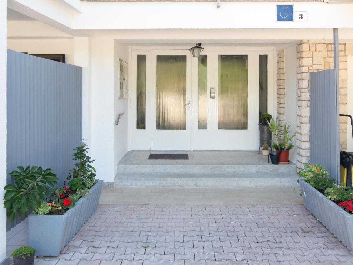 Apartments Jasna 1 Novigrad  ภายนอก รูปภาพ